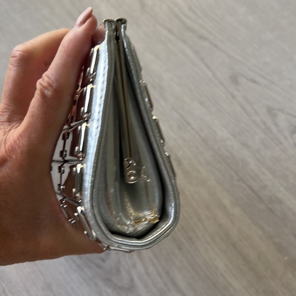 Steve Madden silver metal clutch - Picture 2 of 4